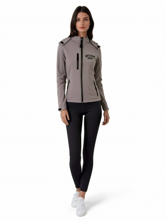 kurtka-softshell-damska-szara-mlp-modelka.jpg